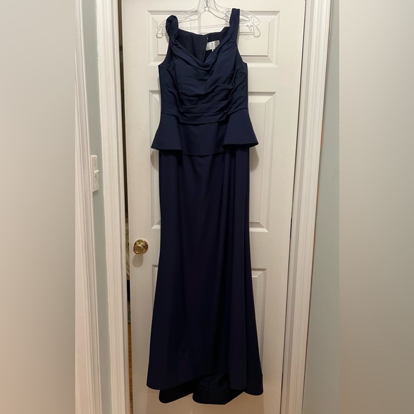 Gia Franco NAVY 12012 Peplum Mermaid long Gown size 14 NWOT - Picture 5 of 8
